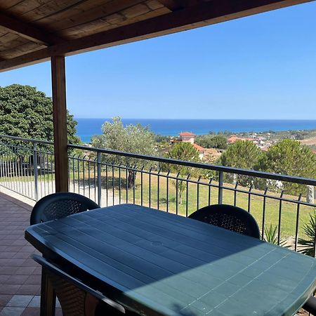 Luna Apartaments Badolato Marina エクステリア 写真